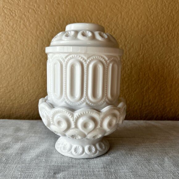 L.E. Smith Moon & Star Fairy Lamp – Milk Glass – Weishar Glass USA - Picture 8 of 10